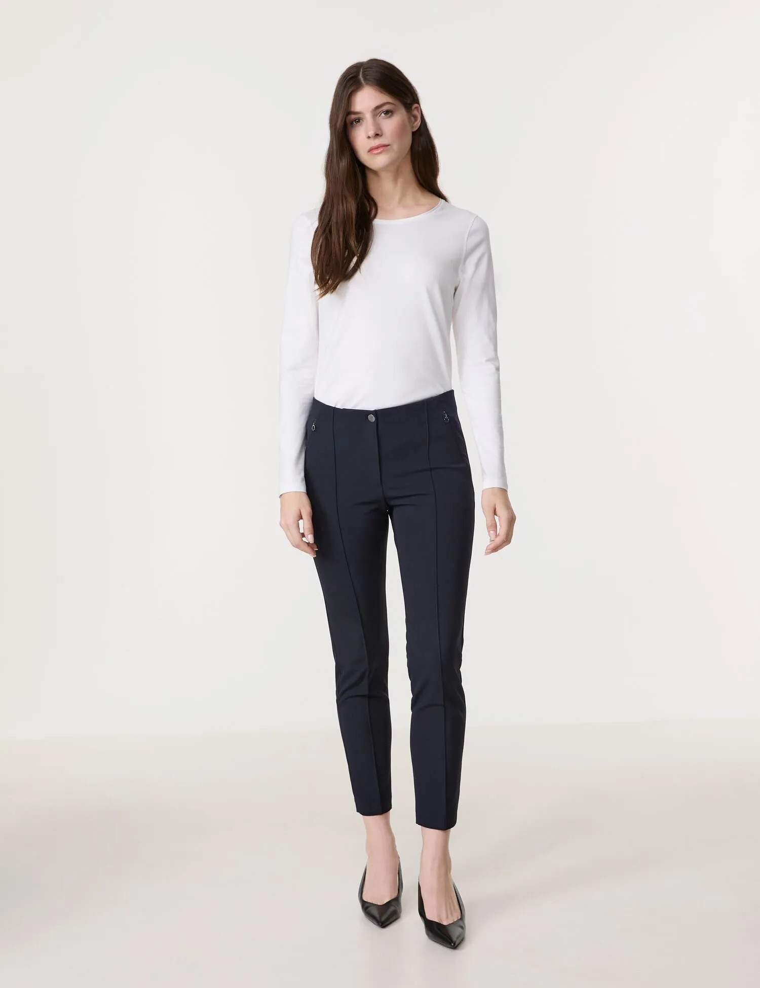 Leisure Cropped Slim Fit Pant