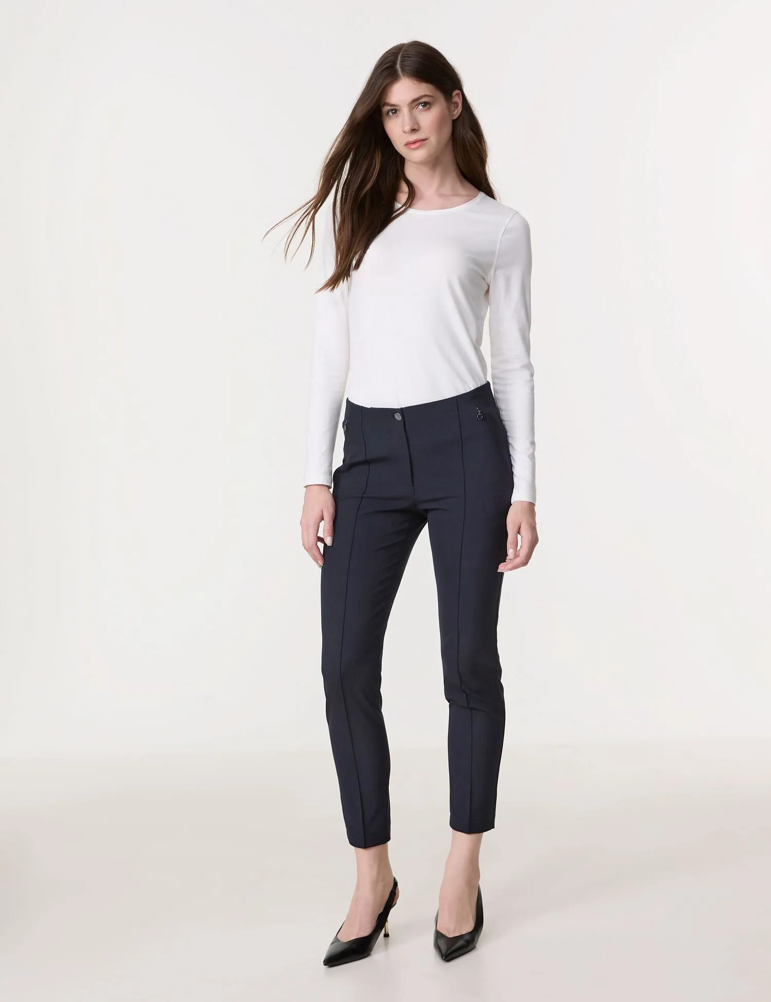 Leisure Cropped Slim Fit Pant